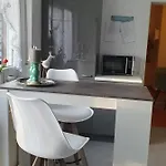 2 Domizil Am Suedhang Mit Terrasse Und Pool דירה