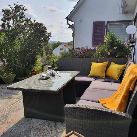 Apartment 2 Domizil Am Suedhang Mit Terrasse Und Pool