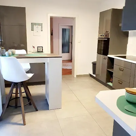 Apartment 2 Domizil Am Suedhang Mit Terrasse Und Pool *