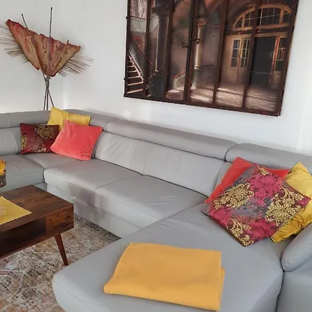 2 Domizil Am Suedhang Mit Terrasse Und Pool