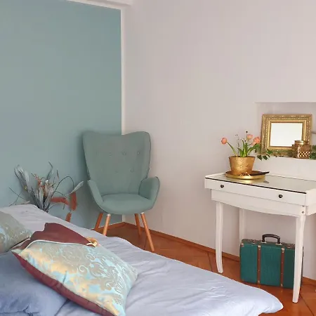 2 Domizil Am Suedhang Mit Terrasse Und Pool * Ortenberg (Hessen)